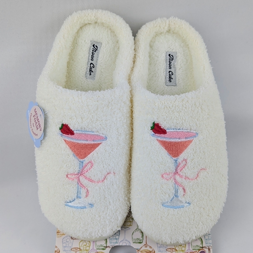 Slipper Strawberry Cosmopolitan Embroider Fleece Memory Foam Slip On L(9/10) NWT